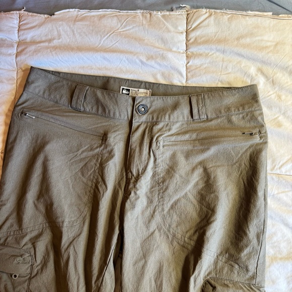 Women's REI Zip Off Cargo Pants, Hiking Outdoors, Brown, Size 8 - Picture 4 of 7